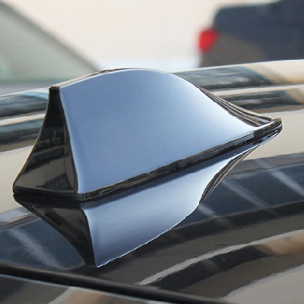 Car Antennas Shark Fin Antenna Auto Radio Signal Aerials Roof Antennas For Universal Kia/Nissan/Toyota/Hyundai/BMW Car Styling
